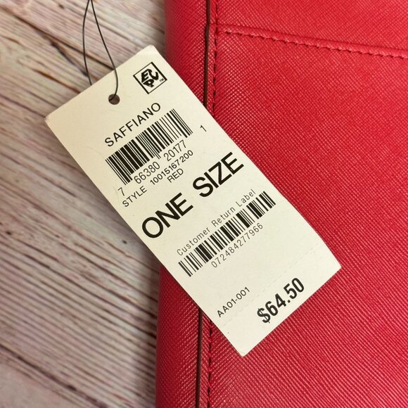 GIANI BERNINI Softy Leather Tech Crossbody Wallet - Picture 5 of 5